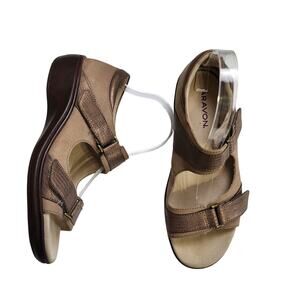 Aravon Womens Duxbury 2 Strap Comfort Wedge Sandal Size 8 Metallic Taupe Leather